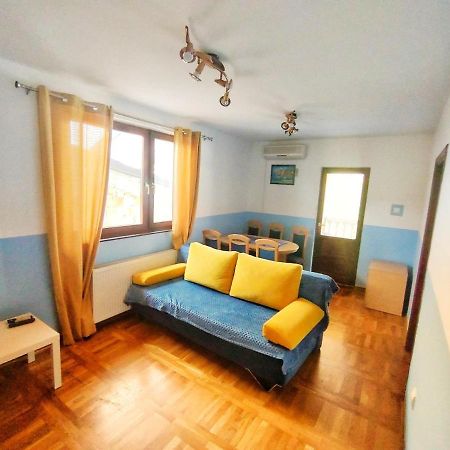 Plavi Apartman Airport Belgrad Exteriör bild