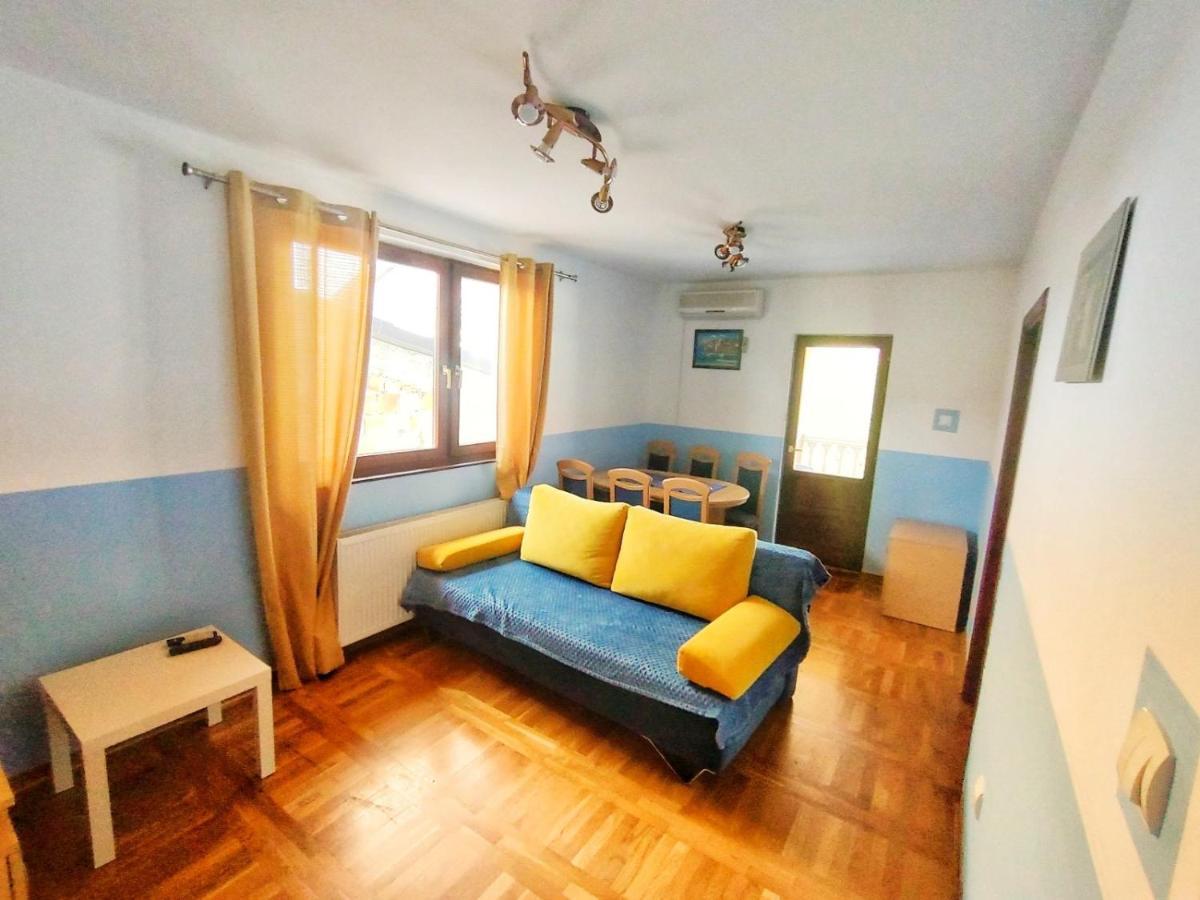 Plavi Apartman Airport Belgrad Exteriör bild