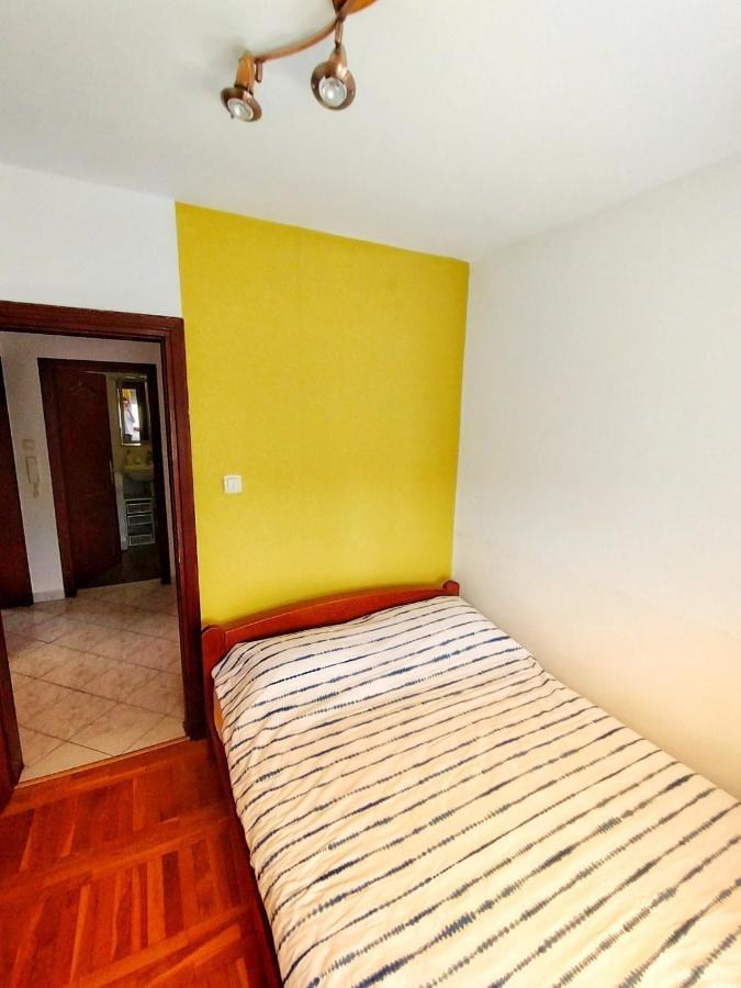 Plavi Apartman Airport Belgrad Exteriör bild