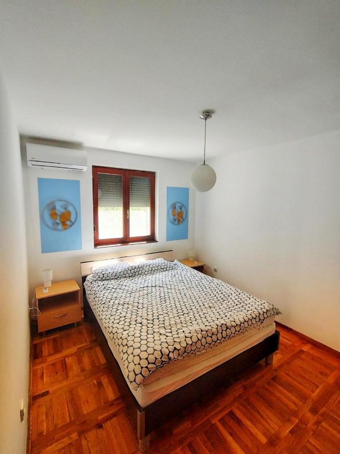 Plavi Apartman Airport Belgrad Exteriör bild